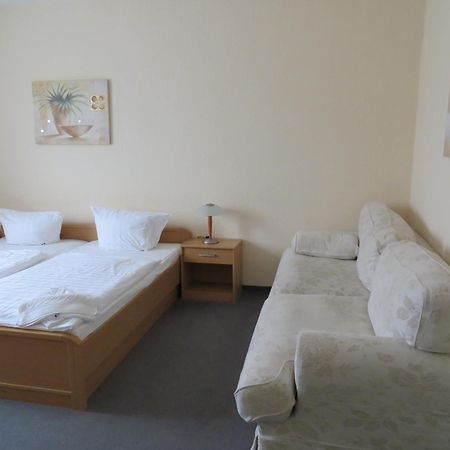 Hotel Merkur Garni Sarstedt Ngoại thất bức ảnh