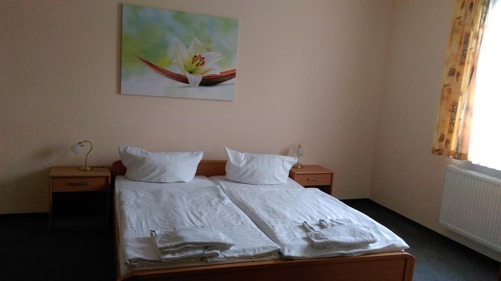 Hotel Merkur Garni Sarstedt Ngoại thất bức ảnh