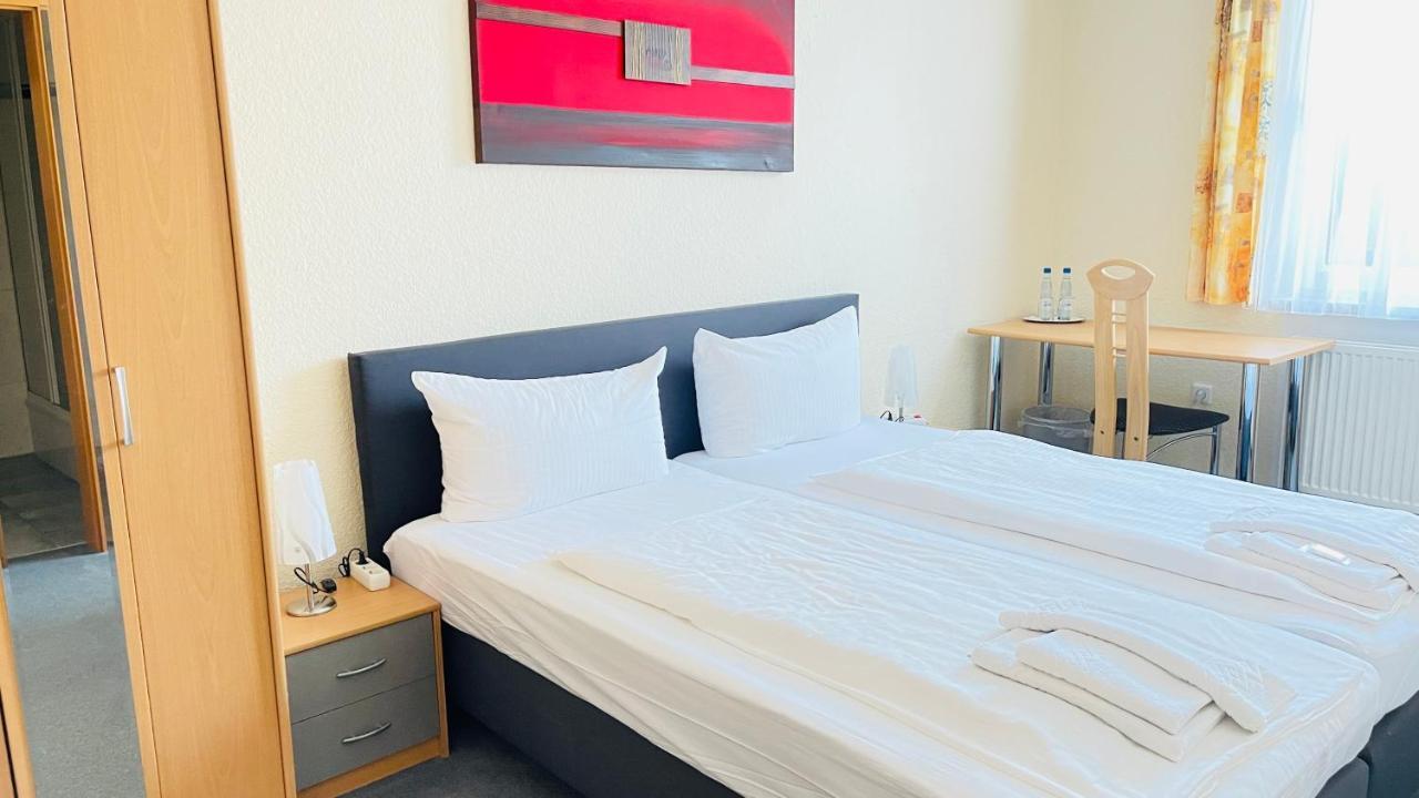 Hotel Merkur Garni Sarstedt Ngoại thất bức ảnh