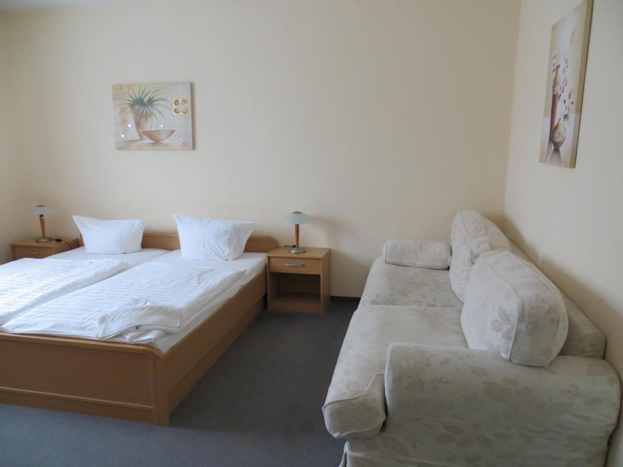 Hotel Merkur Garni Sarstedt Ngoại thất bức ảnh
