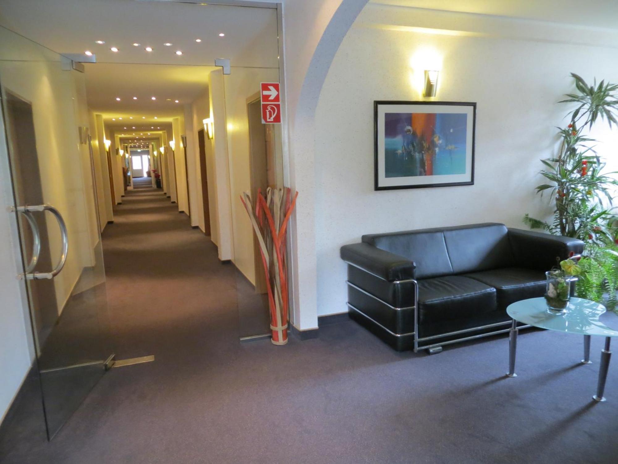 Hotel Merkur Garni Sarstedt Ngoại thất bức ảnh