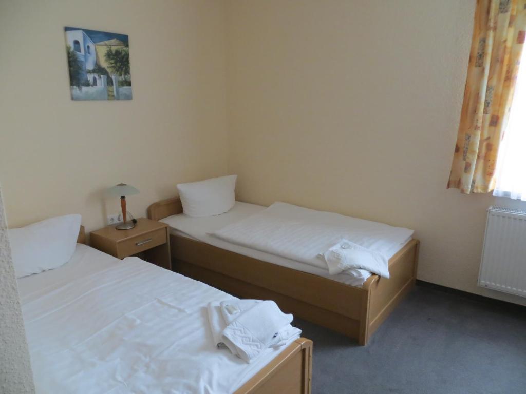 Hotel Merkur Garni Sarstedt Ngoại thất bức ảnh